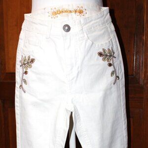 white ankle jeans by Desigual